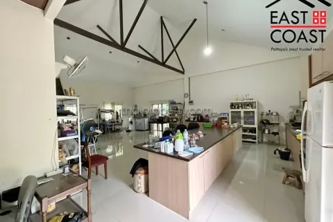 Casa de 4 dormitorios en Pattaya, Tailandia № 213674 - foto 8