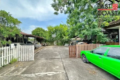 Casa de 4 dormitorios en Pattaya, Tailandia № 213674