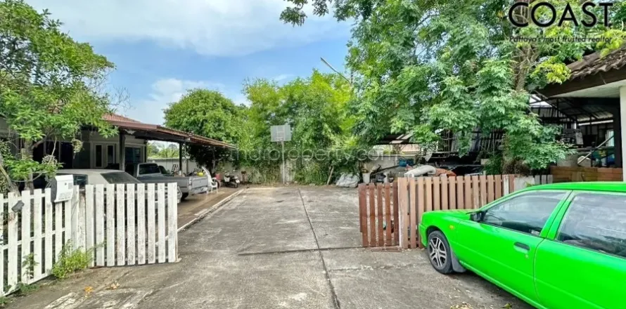 Casa de 4 dormitorios en Pattaya, Tailandia № 213674