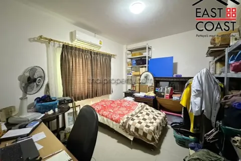 Casa de 4 dormitorios en Pattaya, Tailandia № 213674 - foto 12