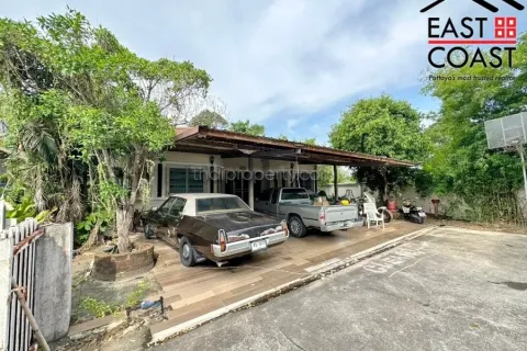 Casa de 4 dormitorios en Pattaya, Tailandia № 213674 - foto 2