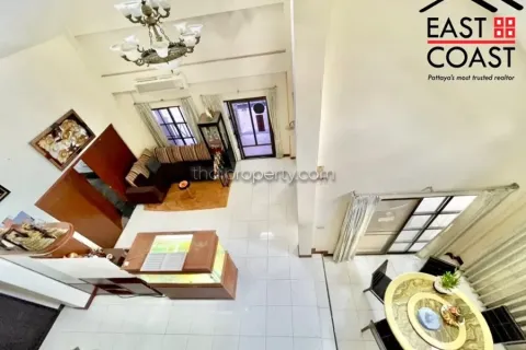 Casa de 4 dormitorios en Pattaya, Tailandia № 213675 - foto 12