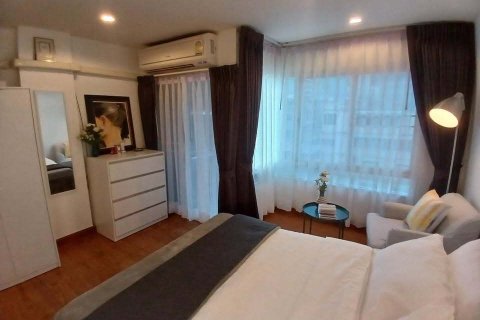 Studio in the Condo in Bang Rak, Bangkok, Thailand  № 158333 - photo 3