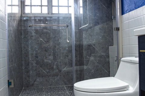 Condo à Suan Luang, Bangkok, Thaïlande, 2 chambres  № 158338 - photo 14