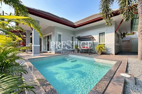 House in Pattaya, Thailand 3 bedrooms № 197752