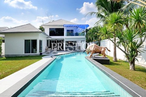House in Pattaya, Thailand 3 bedrooms № 197751
