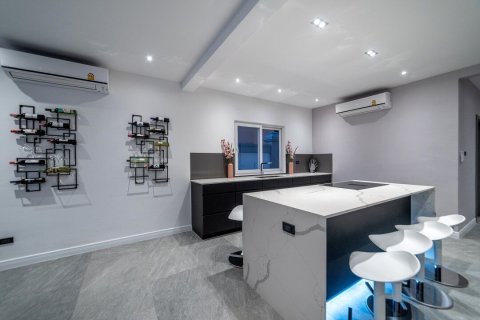 House in Pattaya, Thailand 6 bedrooms № 172251 - photo 26