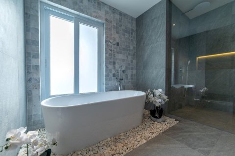 House in Pattaya, Thailand 6 bedrooms № 172251 - photo 29