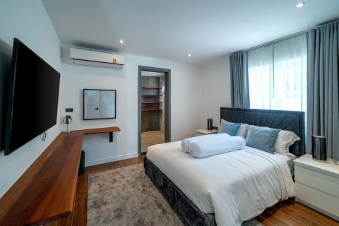 House in Pattaya, Thailand 6 bedrooms № 172251 - photo 10