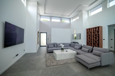 House in Pattaya, Thailand 6 bedrooms № 172251 - photo 18