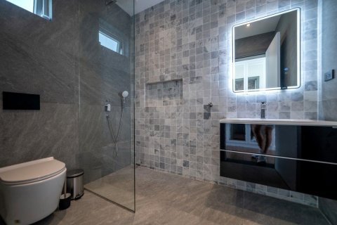 House in Pattaya, Thailand 6 bedrooms № 172251 - photo 28