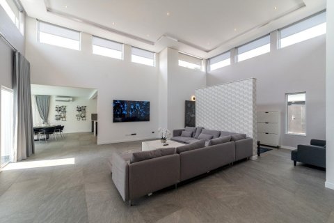 House in Pattaya, Thailand 6 bedrooms № 172251 - photo 20