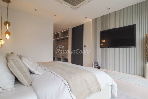 House in Bang Lamung, Thailand 5 bedrooms № 113556 - photo 25