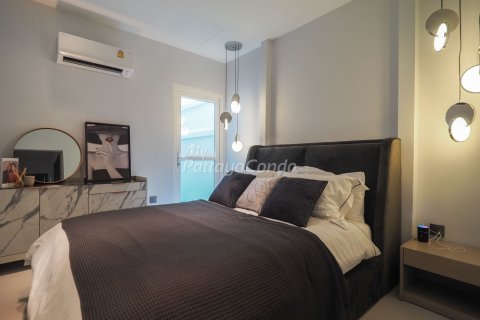 House in Bang Lamung, Thailand 5 bedrooms № 113556 - photo 14