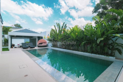 House in Bang Lamung, Thailand 5 bedrooms № 113556 - photo 3