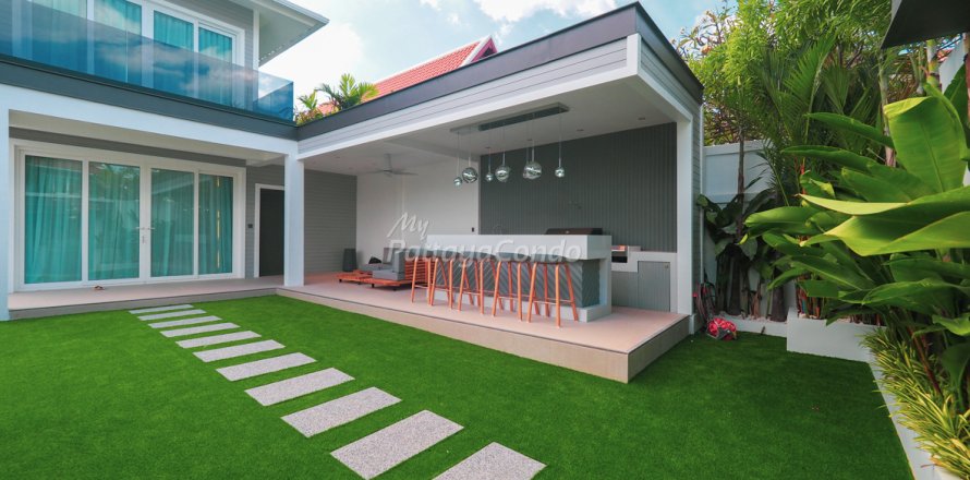 House in Bang Lamung, Thailand 5 bedrooms № 113556