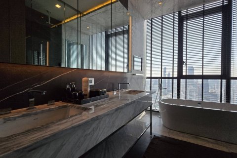 Condo in Bangkok, Thailand, 3 bedrooms  № 181137 - photo 11
