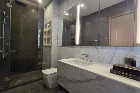 Condo in Bangkok, Thailand, 3 bedrooms  № 181137 - photo 17