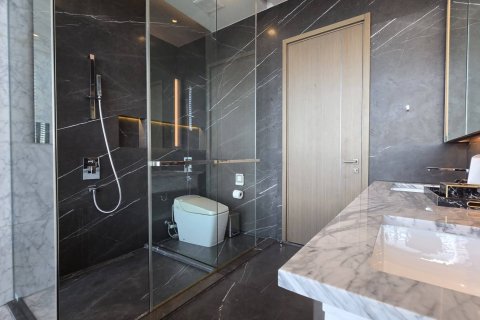 Condo in Bangkok, Thailand, 3 bedrooms  № 181137 - photo 24