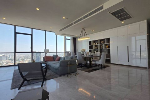 Condo in Bangkok, Thailand, 3 bedrooms  № 181137 - photo 3