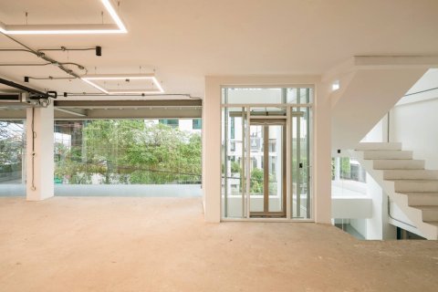 Office in Bangkok, Thailand 1500 sq.m. № 181138 - photo 2