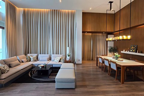 Condo in Bangkok, Thailand, 3 bedrooms  № 181142 - photo 1