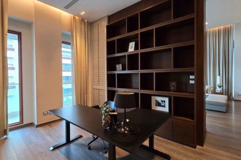 Condo in Bangkok, Thailand, 3 bedrooms  № 181142 - photo 9