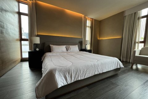 Condo in Bangkok, Thailand, 3 bedrooms  № 181142 - photo 10