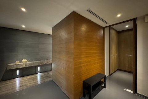 Condo in Bangkok, Thailand, 3 bedrooms  № 181142 - photo 18