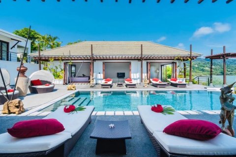 Villa in Phuket, Thailand 4 bedrooms № 133714 - photo 2