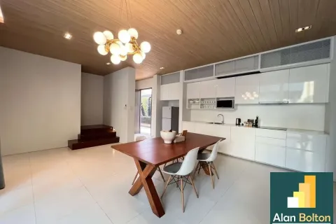 Casa de 3 dormitorios en Jomtien Beach, Pattaya, Tailandia № 210984 - foto 11
