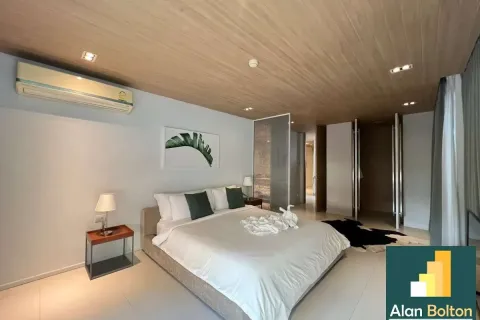 Casa de 3 dormitorios en Jomtien Beach, Pattaya, Tailandia № 210984 - foto 18