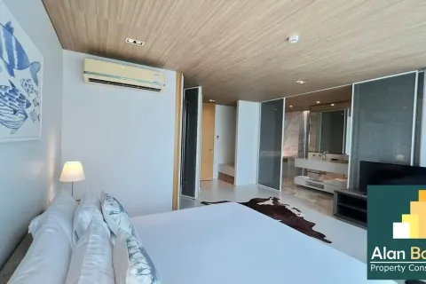 Casa de 3 dormitorios en Jomtien Beach, Pattaya, Tailandia № 210982 - foto 5