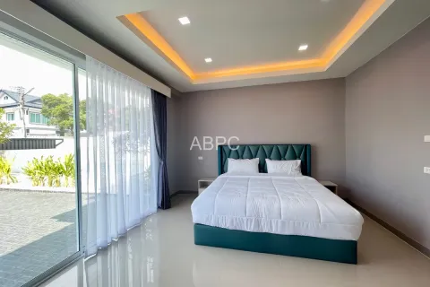 Casa de 5 dormitorios en Pattaya, Tailandia № 210986 - foto 12