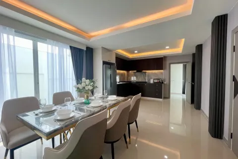 Casa de 5 dormitorios en Pattaya, Tailandia № 210986 - foto 18