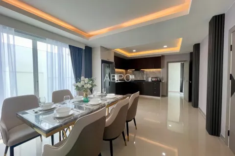 Casa de 5 dormitorios en Pattaya, Tailandia № 210986 - foto 11