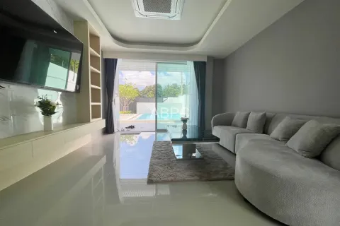 Casa de 5 dormitorios en Pattaya, Tailandia № 210986 - foto 9