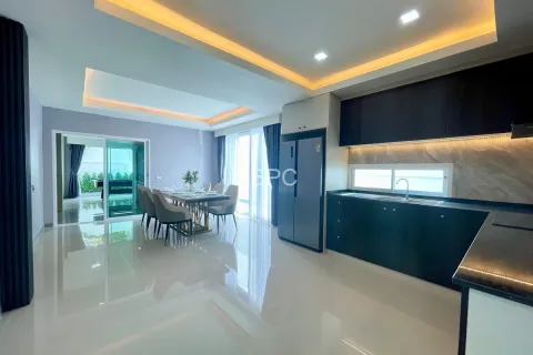 Casa de 5 dormitorios en Pattaya, Tailandia № 210986 - foto 10