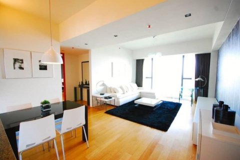 Кондоминиум с 2 спальнями в Сатхоне, Бангкок, Таиланд № 133749 - фото 1