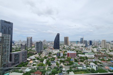 Condo in Bangkok, Thailand, 2 bedrooms № 133690 - photo 20