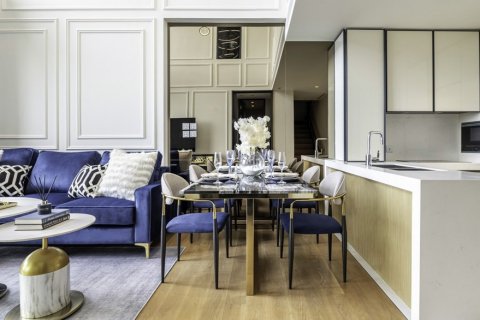 Condo in Bangkok, Thailand, 2 bedrooms № 133690 - photo 7