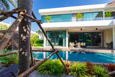 Villa in Hua Hin, Thailand 4 bedrooms № 157435 - photo 3