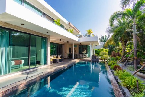 Villa in Hua Hin, Thailand 4 bedrooms № 157435 - photo 8