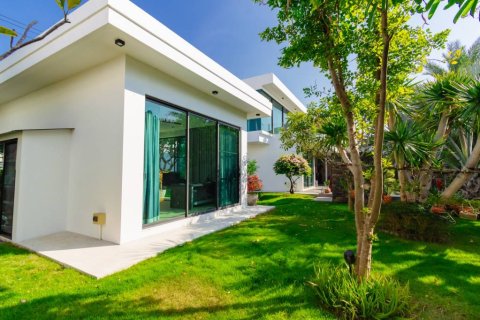Villa in Hua Hin, Thailand 4 bedrooms № 157435 - photo 6