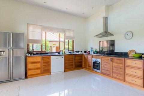 Villa in Hua Hin, Thailand 5 bedrooms № 157436 - photo 5