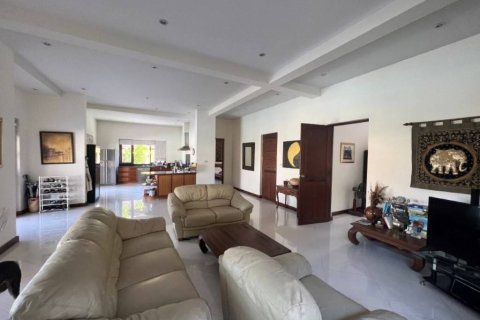 Villa in Hua Hin, Thailand 5 bedrooms № 157436 - photo 4