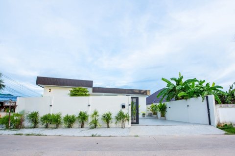 Вилла в Паттайе, Таиланд с 3 спальнями  № 147393 - фото 16