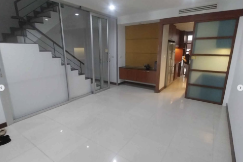 Townhouse in Watthana, Bangkok, Thailand 3 bedrooms № 159459 - photo 2