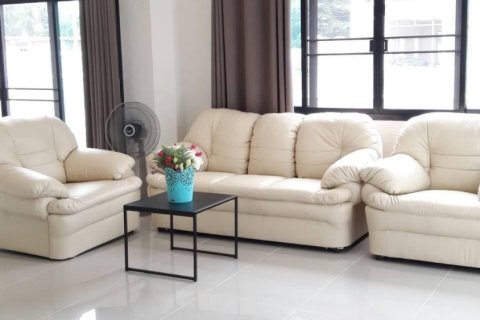 House in San Kamphaeng, Thailand 3 bedrooms № 158434 - photo 15