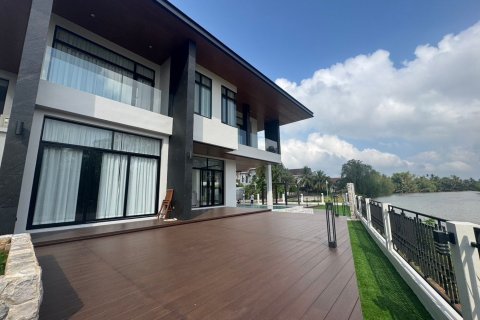 Дом в Сураттхани, Таиланд с 5 спальнями  № 158429 - фото 3